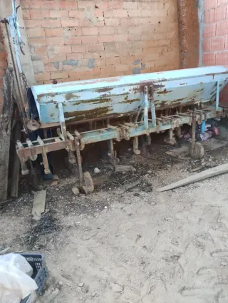 Molino eléctrico Elm.250 en 300 y cajón de 500