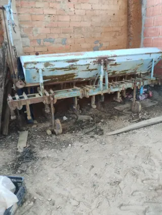 Molino eléctrico Elm.250 en 300 y cajón de 500