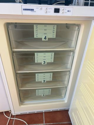 Congelador vertical Liebherr 4 cajones