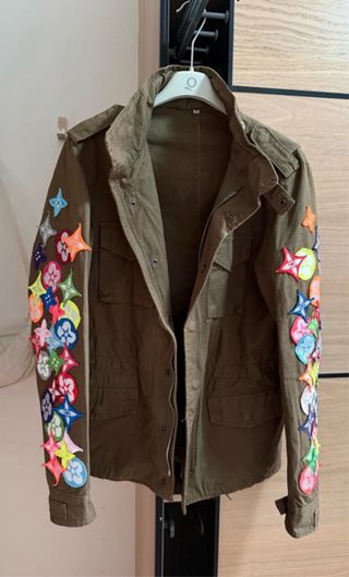 Giacca custom field verde con patch colorati