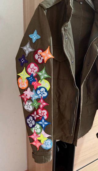 Giacca custom field verde con patch colorati