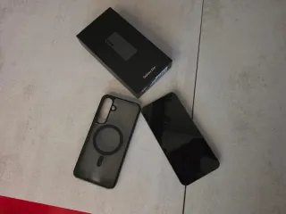 Samsung Galaxy S24+ 512GB con funda magnética