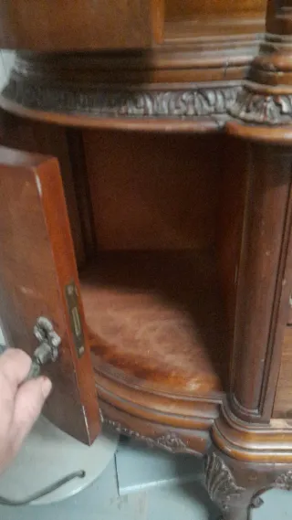 Vitrina Romántica Madera y Cristal