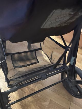 Silla de paseo ligera negra y beige