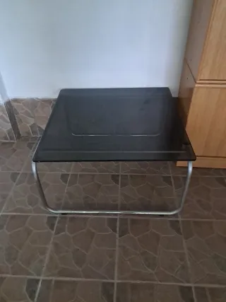 Mesita auxiliar cristal y metal