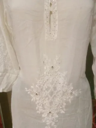 Blusa blanca bordada