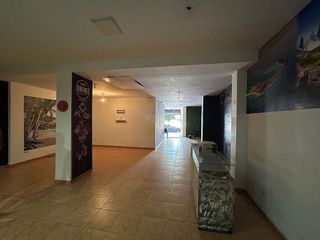 Local comercial en alquiler en La Goleta - San Felipe Neri en Málaga