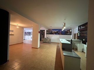 Local comercial en alquiler en La Goleta - San Felipe Neri en Málaga