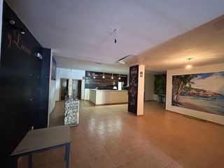 Local comercial en alquiler en La Goleta - San Felipe Neri en Málaga
