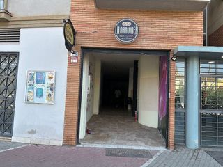 Local comercial en alquiler en La Goleta - San Felipe Neri en Málaga