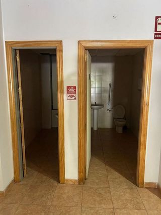 Local comercial en alquiler en La Goleta - San Felipe Neri en Málaga