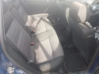 Volkswagen Passat Azul