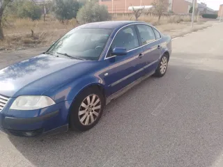 Volkswagen Passat Azul