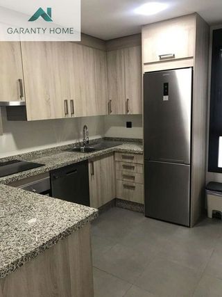 Piso en alquiler en Puerta Blanca en Málaga