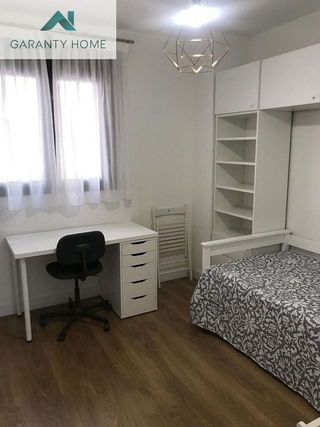 Piso en alquiler en Puerta Blanca en Málaga