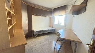 Piso en alquiler en Puerta Blanca en Málaga