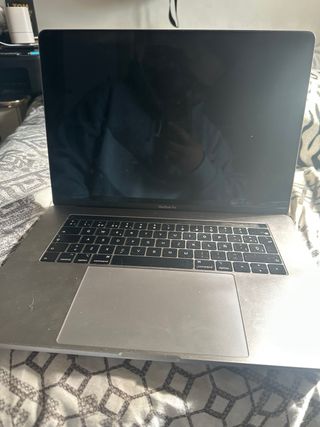 MacBook Pro 15 2019 256GB 16GB RAM