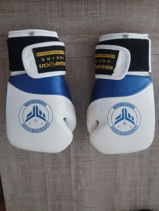 Guantes de boxeo blancos y azules Talla 12
