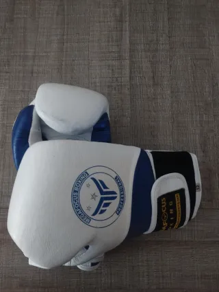 Guantes de boxeo blancos y azules Talla 12