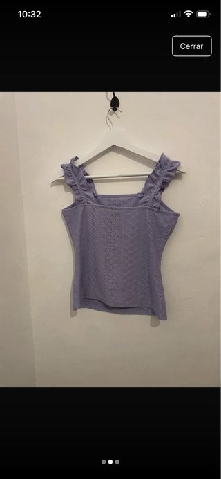 Camiseta lila con volantes