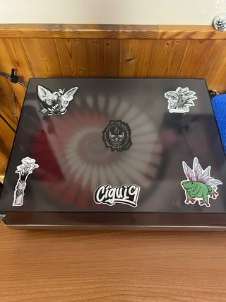 Pareja Tocadiscos DJ Akiyama DJ2000