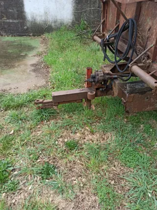 Remolque tractor basculante