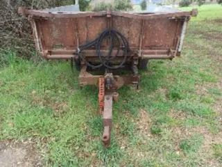 Remolque tractor basculante