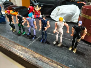 Set di figure dei Cavalieri dello Zodiaco