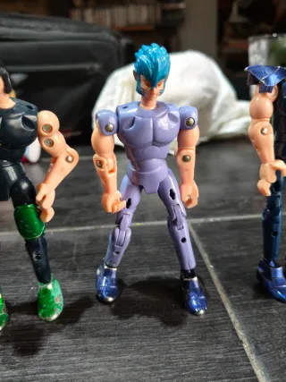 Set di figure dei Cavalieri dello Zodiaco