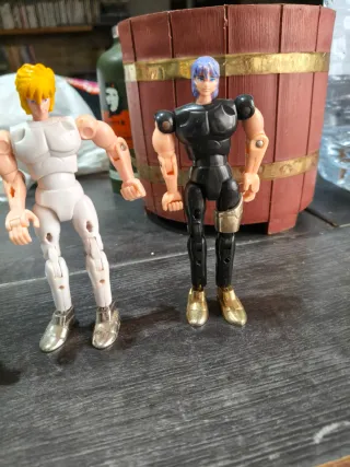 Set di figure dei Cavalieri dello Zodiaco