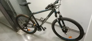 Bicicleta Btwin con frenos de disco