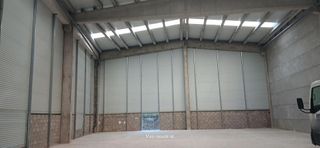 Nave industrial en venta en Santa Bárbara en Llíria