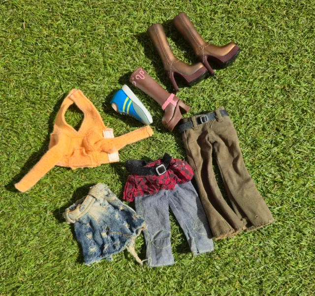Ropa y zapatos Bratz variados