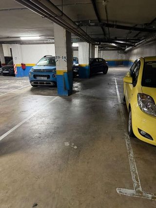 Garaje en alquiler en Castilla - Hermida en Santander