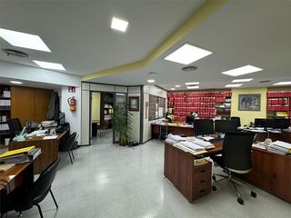 Oficina en venta en Ensanche - Sar en Santiago de Compostela
