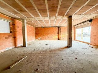 Local comercial en alquiler en Avda. de Abril. - 9 de octubre en Sagunto