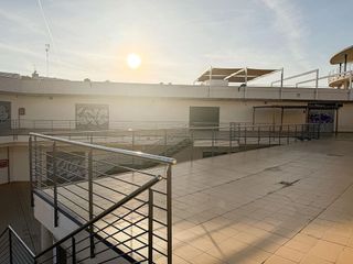 Local comercial en alquiler en Avda. de Abril. - 9 de octubre en Sagunto
