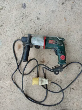 Taladro percutor con cable