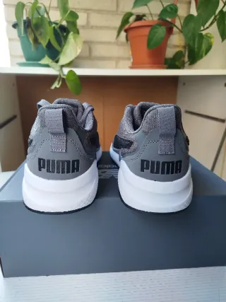 Zapatillas Puma Grises y Negras