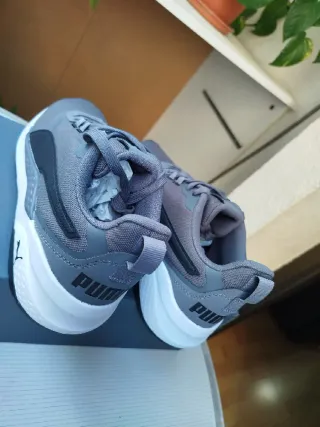 Zapatillas Puma Grises y Negras