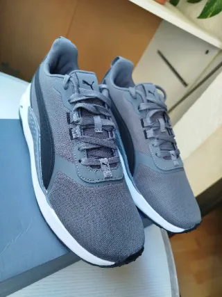 Zapatillas Puma Grises y Negras