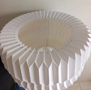 Lámpara de pie blanca moderna