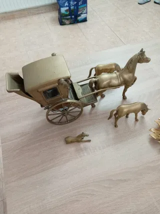 Figuras de bronce: Carruaje y caballos