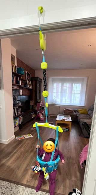 Saltador de puerta para bebé