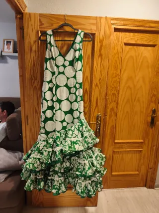 Vestido de feria o Rocío verde y blanco