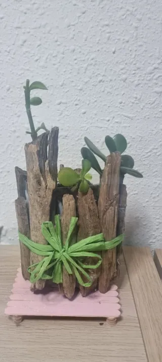 Maceteros reciclados hechos con amor