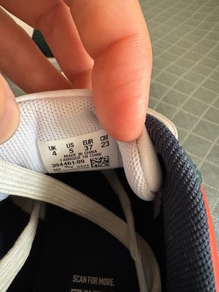 Zapatillas Puma, chico,talla 37. Una vez puestas