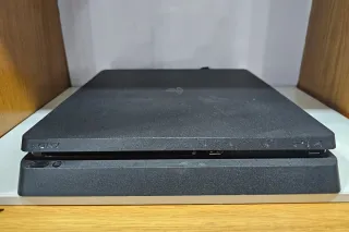 PS4 Slim Sony Negra 500GB incluye Cables