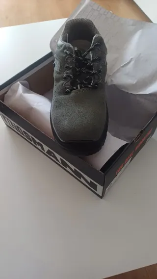 Zapatos de seguridad Kingsman grises y negros