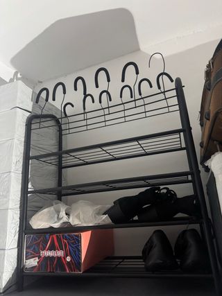 Zapatera metálica negra